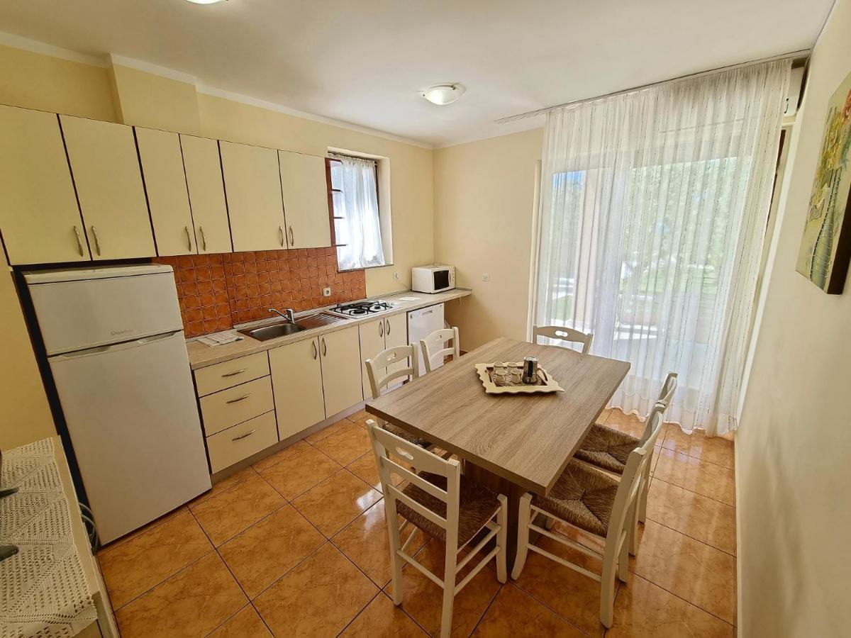 Apartments Ostrea - Ana Новалья Экстерьер фото